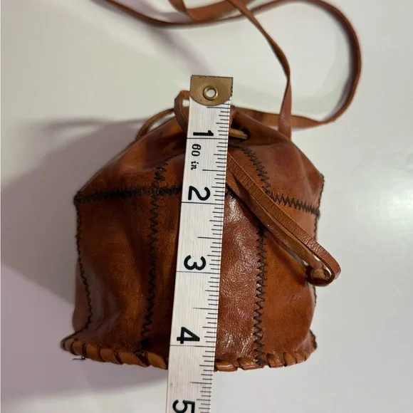 VINTAGE BROWN PATCHWORK LEATHER DRAWSTRING CROSSBODY BAG - Picture 9 of 11